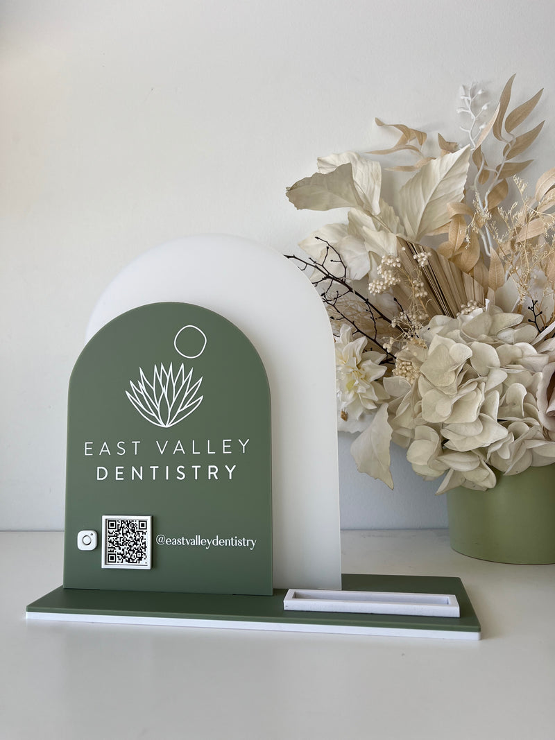 Double Arched Logo + Single QR, Username and Card Holder (Solid Arches)