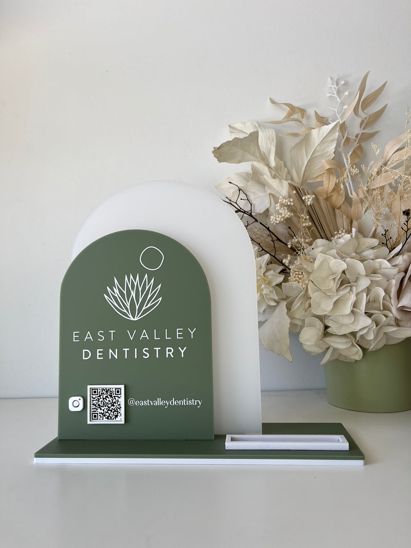 Double Arched Logo + Single QR, Username and Card Holder (Solid Arches)