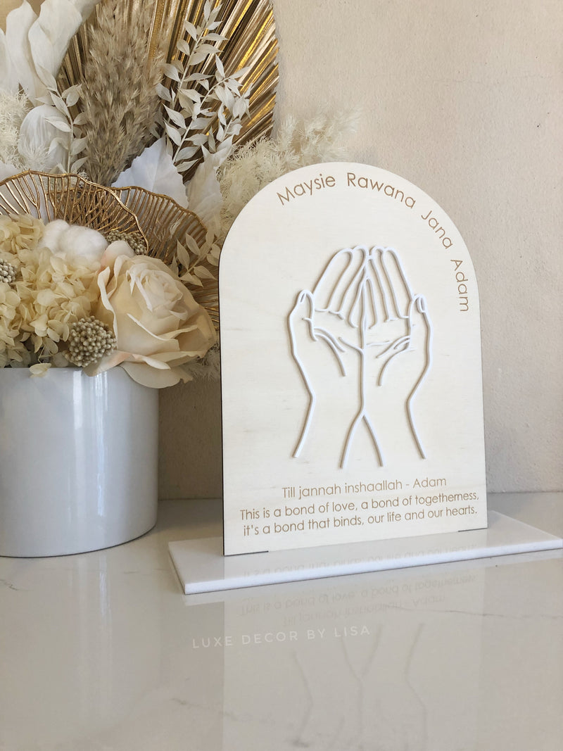 Arched Memorial Sign - Prayer Hands